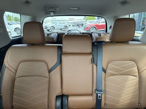 Certified 2025 Nissan Pathfinder Platinum w/ Cargo Package AWD/4WD image 21