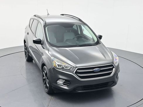 Used 2018 Ford Escape SE w/ SE Sport Appearance Package FWD image 36