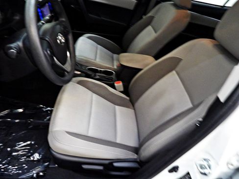Used 2017 Toyota Corolla LE FWD image 18