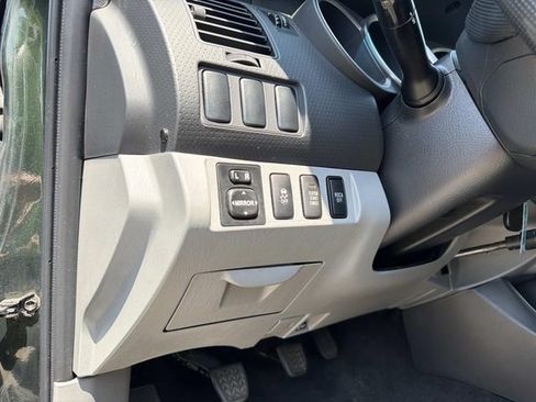 Used 2013 Toyota Tacoma 4x4 Access Cab w/ SR5 Pkg image 18