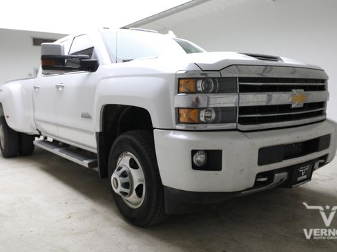 Used 2019 Chevrolet Silverado 3500 High Country w/ Duramax Plus Package AWD/4WD image 6