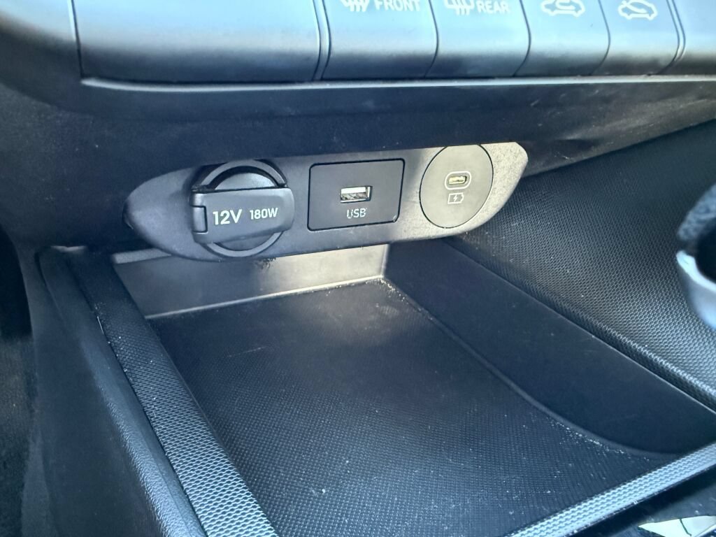 Used 2024 Hyundai Elantra SEL FWD image 27