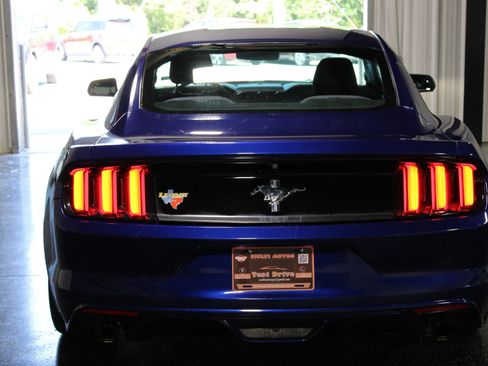 Used 2016 Ford Mustang Coupe image 5