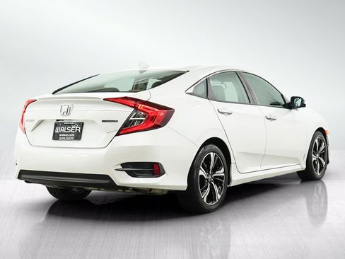 Used 2016 Honda Civic Touring image 5