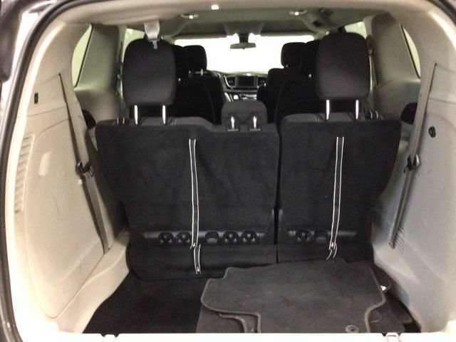 Used 2022 Chrysler Voyager LX FWD image 18