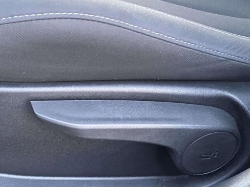 Used 2025 Hyundai Elantra SEL image 16