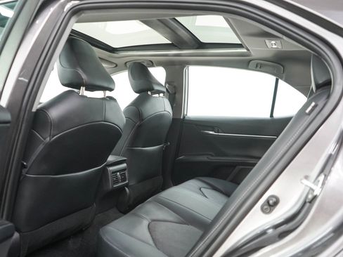 Used 2022 Toyota Camry XSE FWD image 16