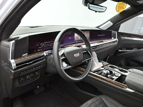 Certified 2026 Cadillac Escalade ESV Platinum Sport w/ LPO, ONYX Package AWD/4WD image 13