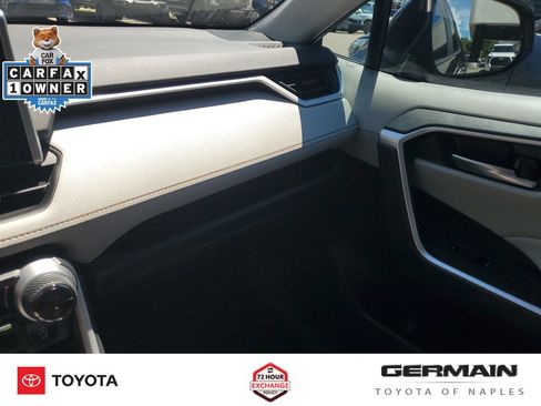 Used 2025 Toyota RAV4 XLE FWD image 35