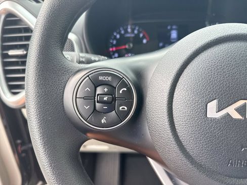 Used 2022 Kia Soul LX FWD image 10
