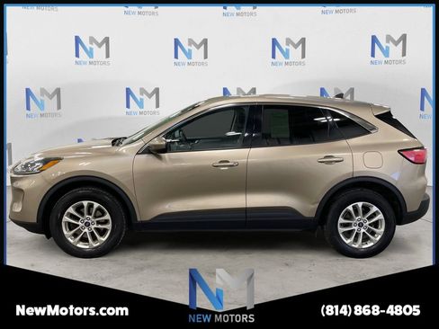 Used 2021 Ford Escape SE AWD/4WD image 2