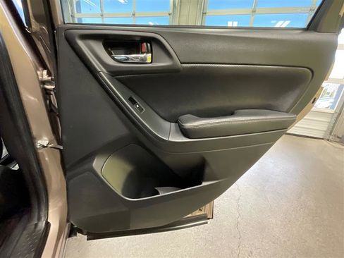 Used 2015 Subaru Forester 2.5i Limited image 21