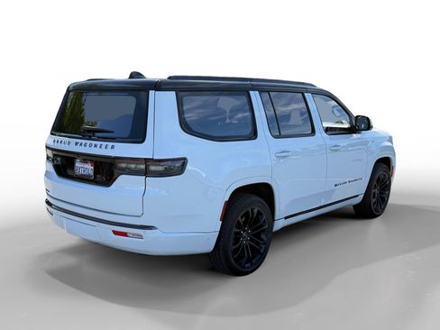 Used 2022 Jeep Grand Wagoneer Series II image 5