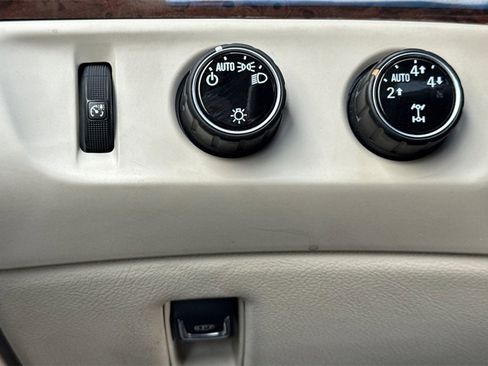 Used 2016 Cadillac Escalade Premium image 36