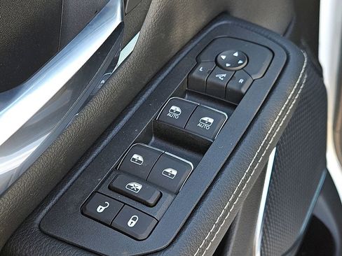 New 2026 RAM 1500 Laramie AWD/4WD image 13