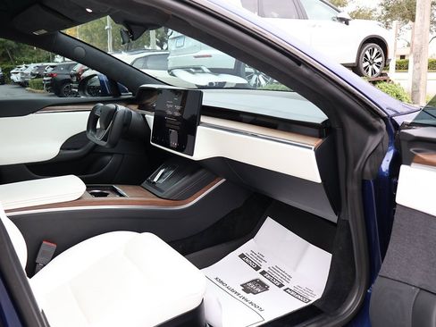 Used 2022 Tesla Model S image 29