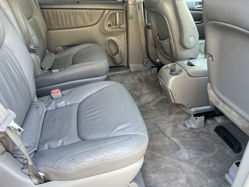 Used 2005 Toyota Sienna XLE AWD/4WD image 18
