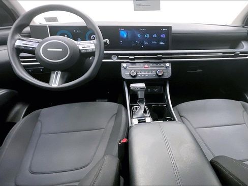 Certified 2025 Hyundai Tucson SE image 14