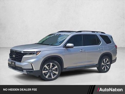 Used 2025 Honda Pilot Elite image 1