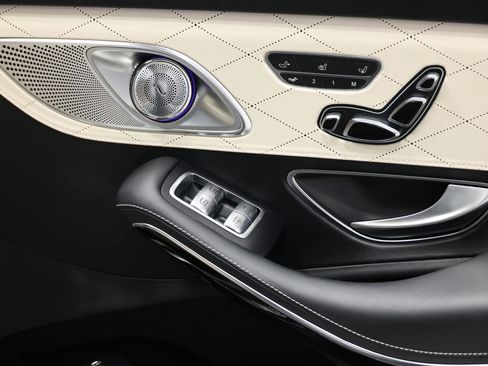 Used 2018 Mercedes-Benz Maybach S 560 4MATIC image 61