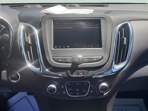 Used 2024 Chevrolet Equinox LT AWD/4WD image 16