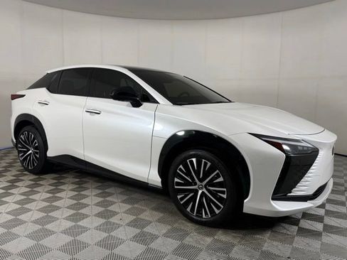 Used 2023 Lexus RZ 450e Premium w/ Technology Package AWD/4WD image 15
