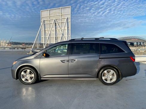 Used 2011 Honda Odyssey Touring image 7