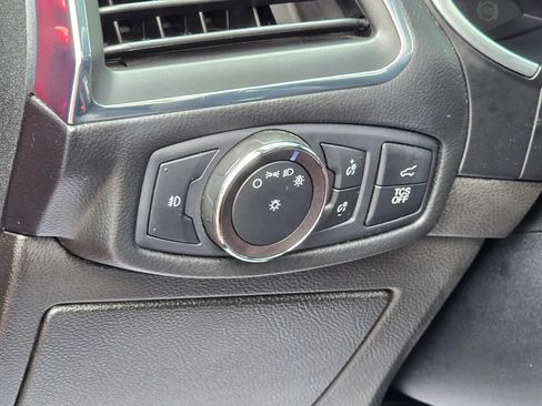 Used 2019 Ford Edge Titanium FWD image 8