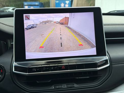 Used 2023 Jeep Compass High Altitude image 22