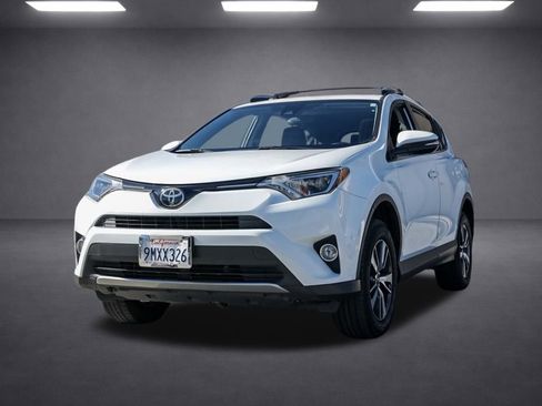 Used 2018 Toyota RAV4 XLE image 8