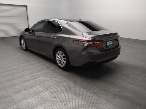 Used 2021 Toyota Camry LE FWD image 5