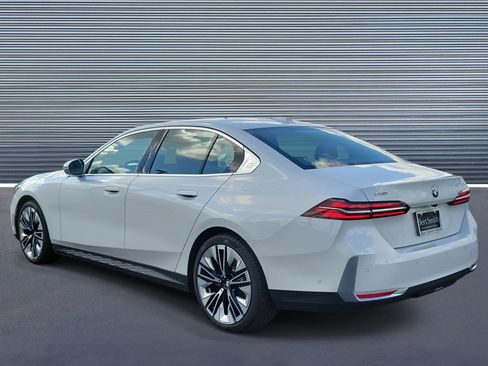 Used 2026 BMW 540i xDrive AWD/4WD image 4