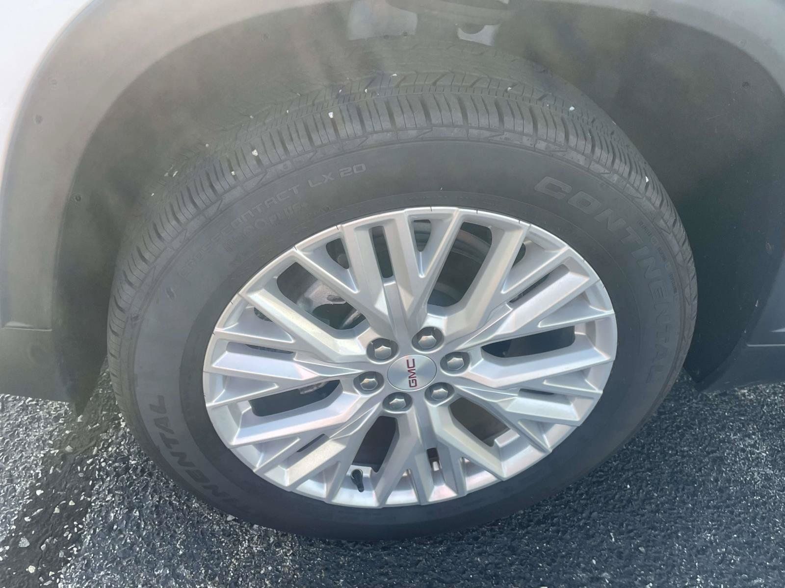 Certified 2026 GMC Acadia Elevation w/ Elevation Premium Package FWD image 12
