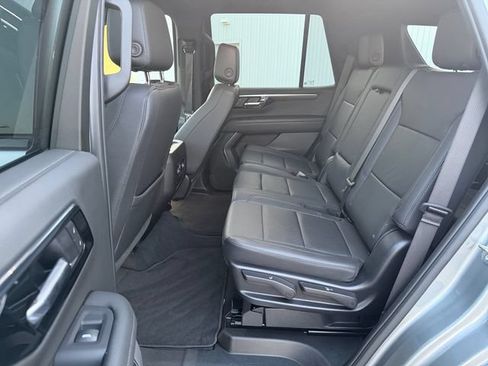 Used 2025 Chevrolet Tahoe Z71 AWD/4WD image 18