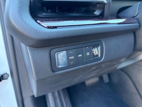 Used 2024 Chevrolet Traverse Z71 AWD/4WD image 40