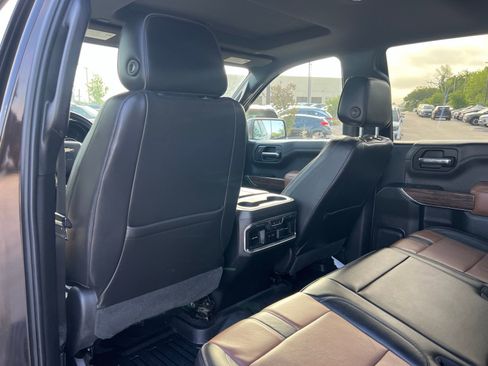 Used 2019 Chevrolet Silverado 1500 High Country w/ Technology Package image 16