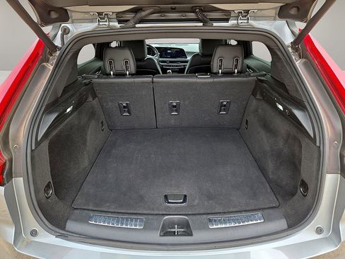 Used 2024 Cadillac XT4 Premium Luxury image 14