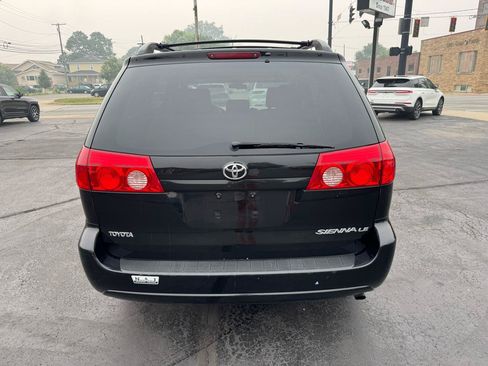 Used 2010 Toyota Sienna LE w/ Towing Prep Pkg FWD image 6