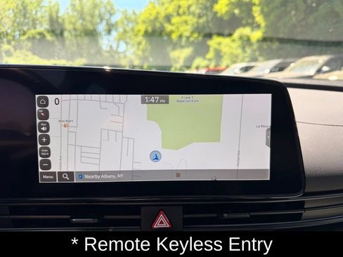 Certified 2025 Hyundai Elantra Limited FWD image 24