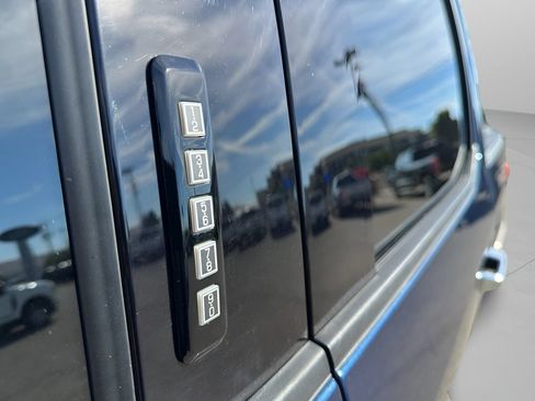 Used 2019 Ford F150 Lariat w/ Equipment Group 502A Luxury AWD/4WD image 29