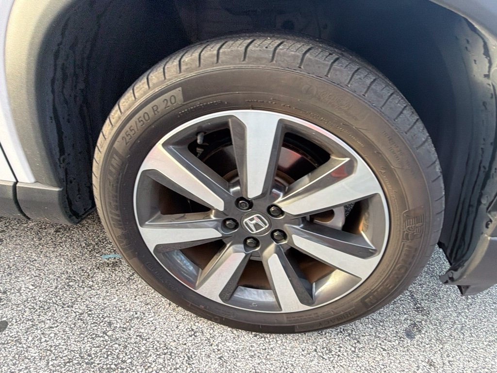 Used 2024 Honda Pilot Touring image 5