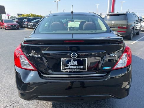 Used 2015 Nissan Versa SV FWD image 4