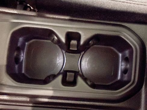 Used 2024 Jeep Gladiator Rubicon w/ Technology Group image 15