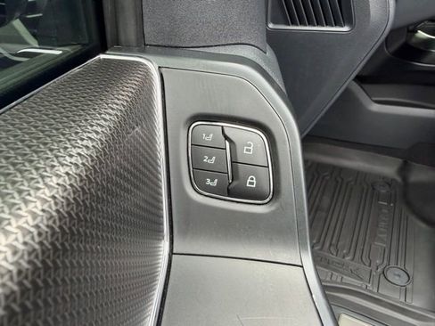 Used 2025 Ford F150 Raptor AWD/4WD image 15