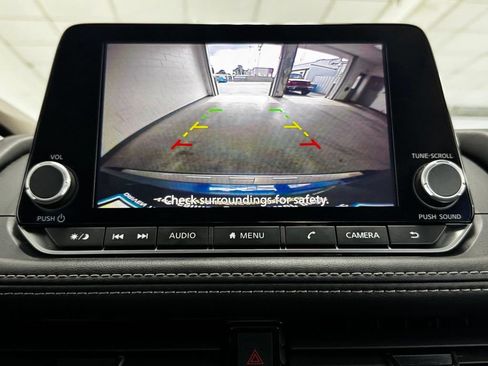 Used 2023 Nissan Rogue SV FWD image 16