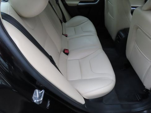 Used 2018 Volvo S60 T5 Dynamic w/ Vision Package image 18