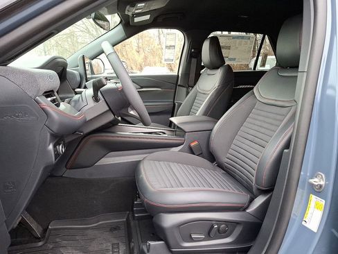 New 2026 Ford Explorer ST-Line w/ ST-Line Street Pack image 9