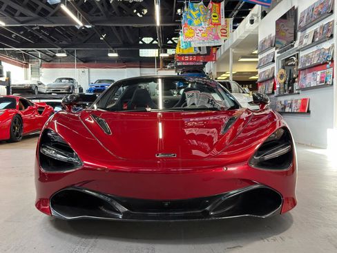 Used 2022 McLaren 720S Spider RWD image 2