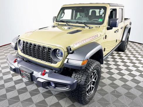 Used 2026 Jeep Gladiator Rubicon AWD/4WD image 3