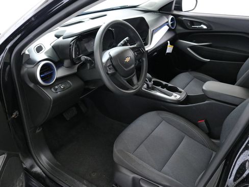 Used 2024 Chevrolet Trax LS image 24